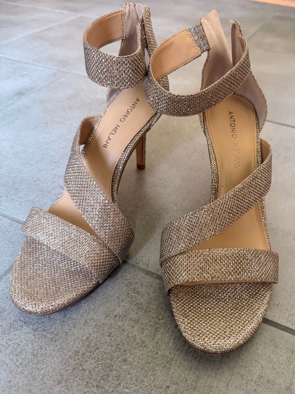 Antonio Melani Women's Metallic Champagne Strappy Sandals